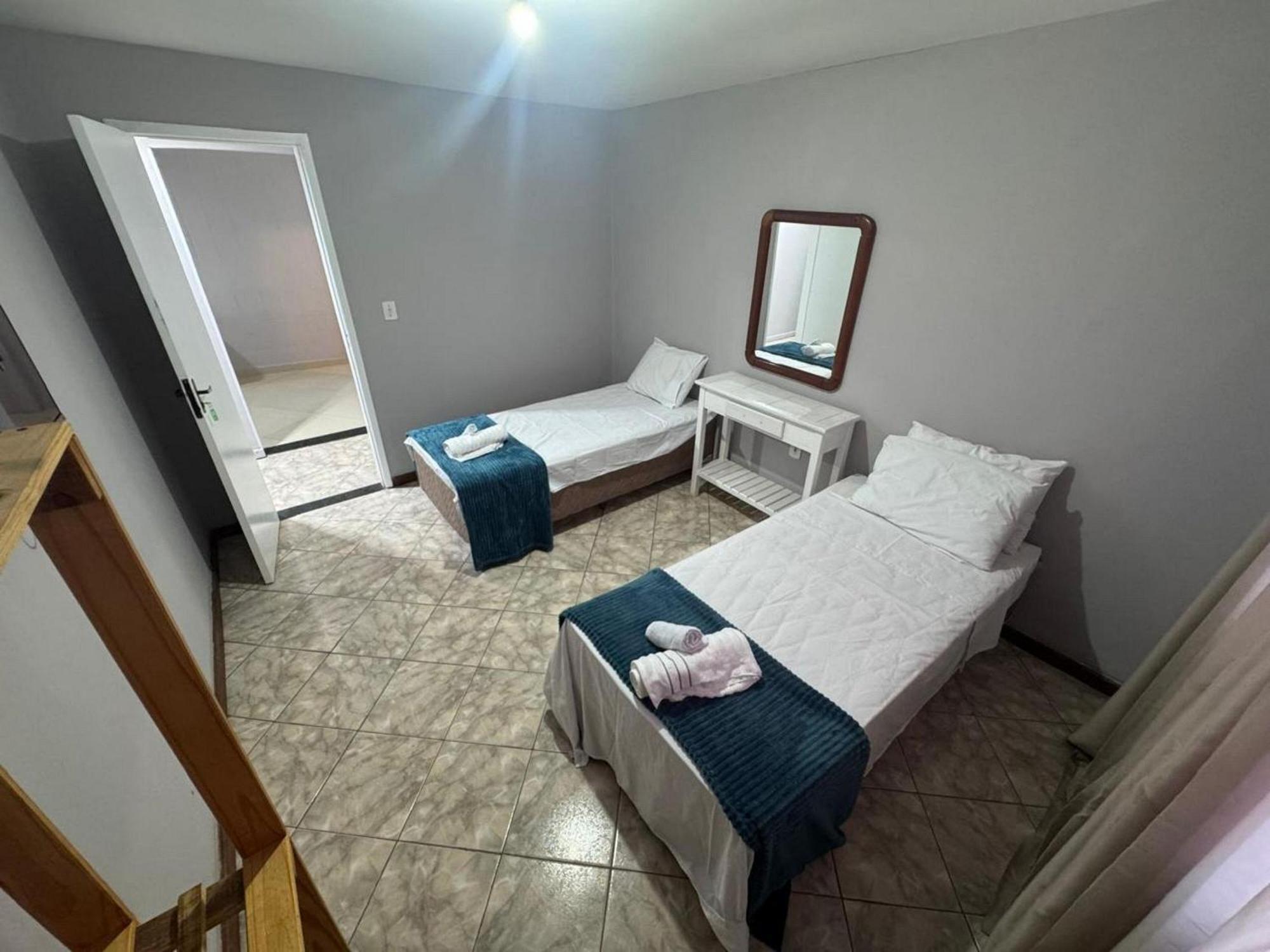 Quarto3 A Pe Da Na Rua Do Comercio Recreio *