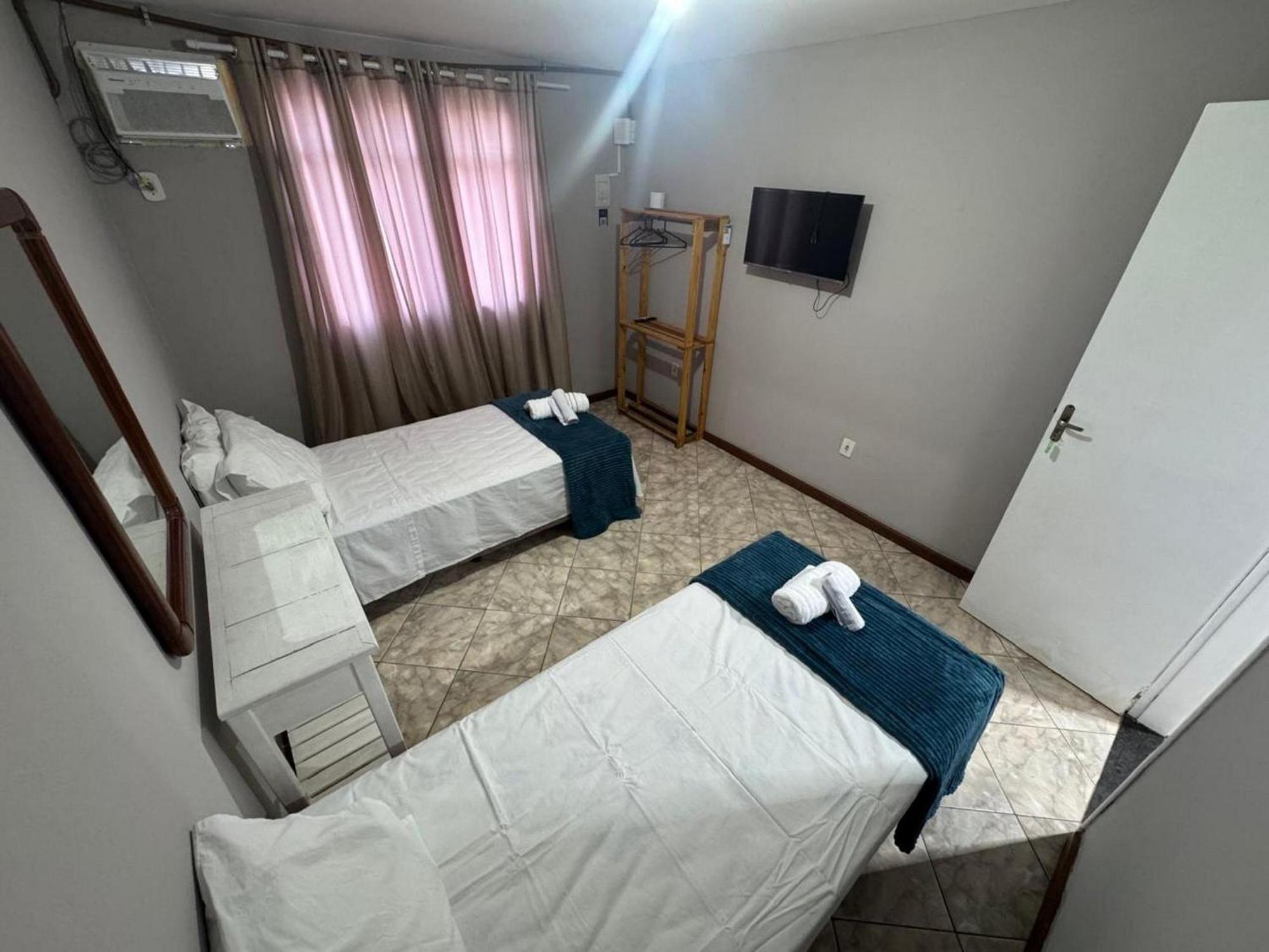 Quarto3 A Pe Da Na Rua Do Comercio Recreio *